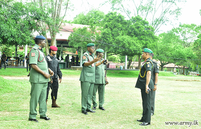 ශ්‍රී ලංකාවේ පස් දින නිල සංචාරයක නිරත නයිජීරියානු දූත පිරිස යුද්ධ හමුදා යුද විද්‍යාලයේ සංචාරයක නිරත වෙයි