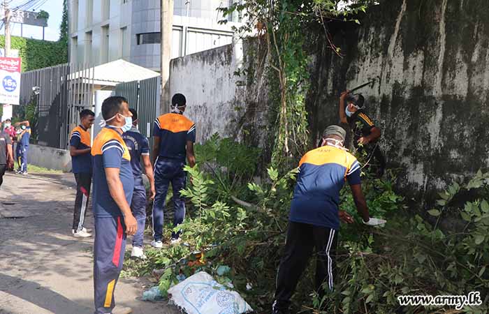 Ranaviru Resource Center Troops Join Cleaning Drive