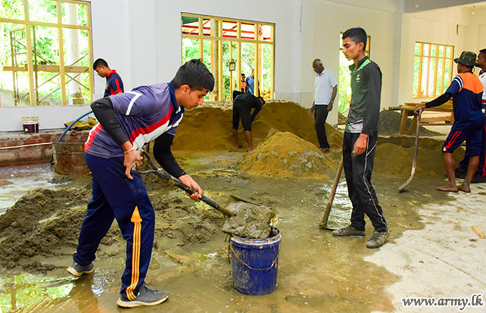 Central Troops Renovate ‘Sanghawasa’ for Meditating Monks at Kahagolla