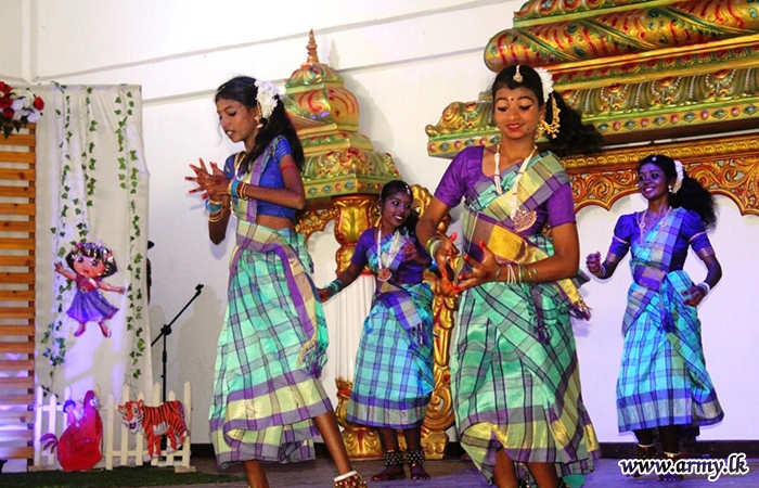 Students Eloquent in English, Tamil & Sinhala Show Colours
