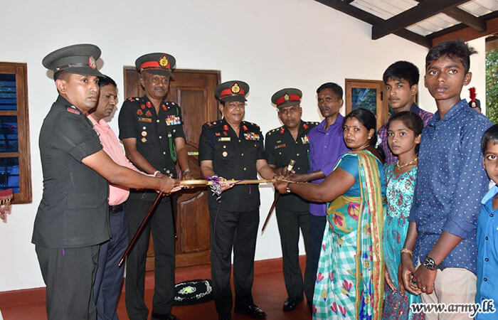 One More Homeless Family in Mullaittivu Receives Army-built House 