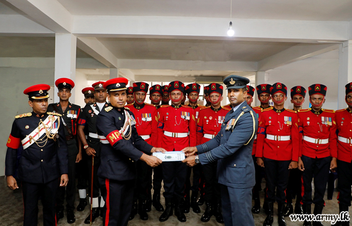 இலங்கை இராணு பொலிஸ் படையணி படையினர் ஜனாதிபதி மாளிகையில் சம்பிரதாய கடமைகளை ஏற்றுக்கொள்ளல்