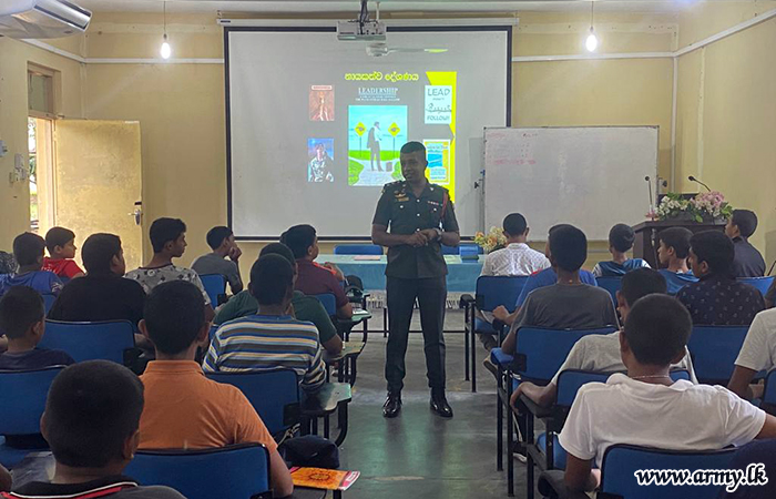1 SLNG Troops Contribute to ‘Haritha Niyamuwo’ Training Project 