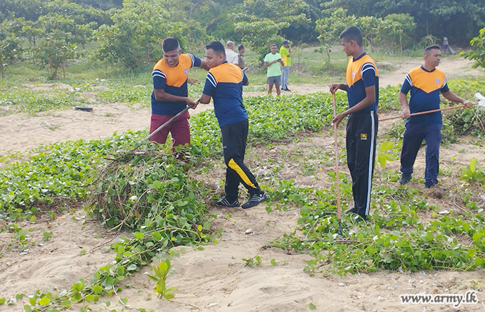 West Troops Launch Another Beach Clearing Project