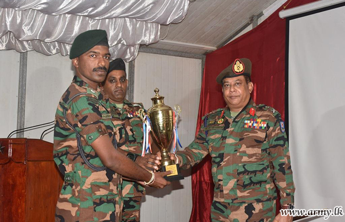10 SLSR Troops Complete their Battalion Training Course