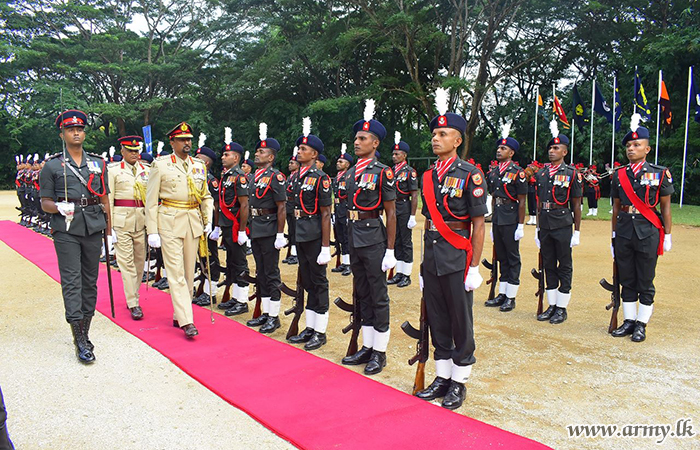 11 පාබල සේනාංකයේ නව සේනාංකාධිපතිතුමන් රාජකාරි අරඹයි