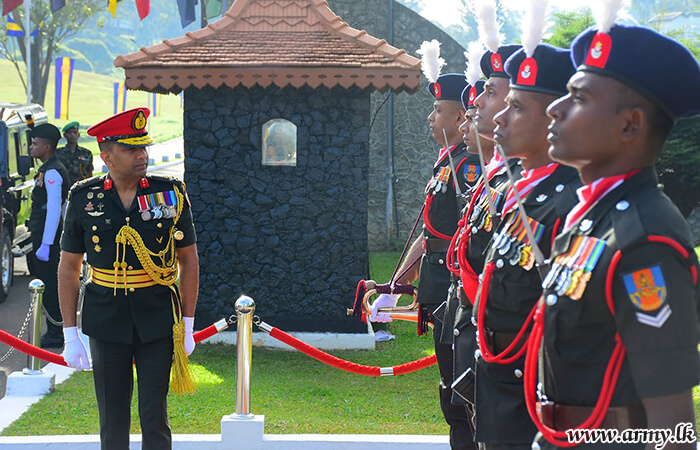 ආරක්‍ෂක සේනා ආඥාපති - මධ්‍යම, ශ්‍රී ලංකා යුද්ධ හමුදා විද්‍යාපීඨයේ නිල සංචාරයක 