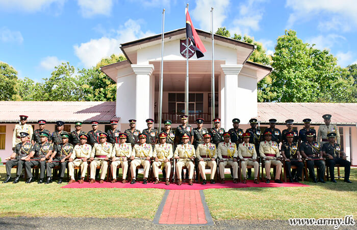 1 බලකායේ බලකාධිපති විශේෂ බලකා බලසේනා මූලස්ථානය සහ 53 පාබල සේනාංක මූලස්ථානයේ සංචාරයක