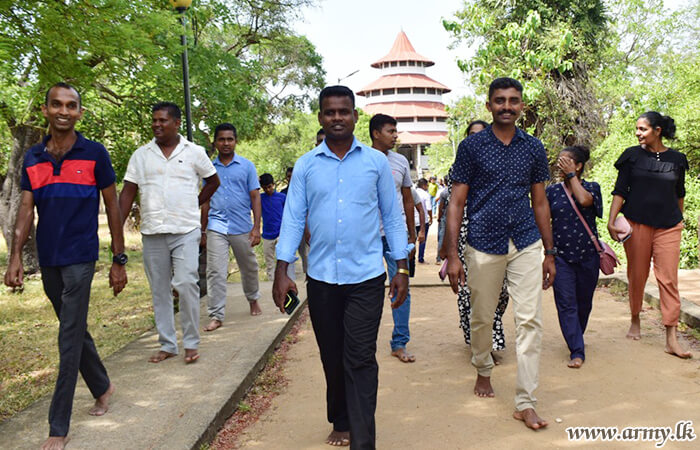 கிழக்கு படையினர் சுற்றுலா பயணம்