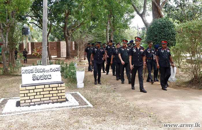 ශ්‍රී ලංකා යුද්ධ හමුදා පොදු සේවා බලකායේ නව බලකාධිපතිතුමන් කුට්ටිගල පිහිටි එම රෙජිමේන්තු පුහුණු පාසලේ සංචාරයක