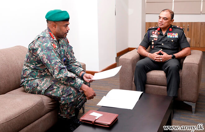Maldives Defence Advisor & Chief Field Engineer Touch on Trg in EOD