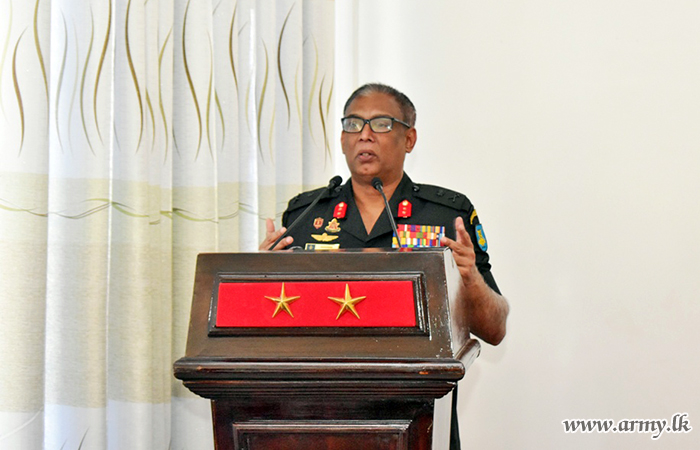 Workshop Broadens Horizons of Commanding Officers