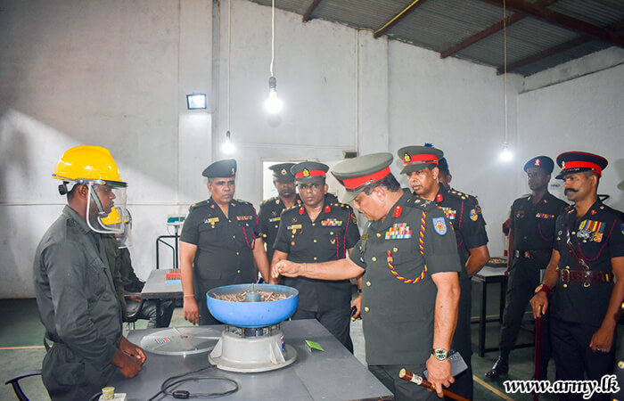යුද්ධ හමුදා භඨකාර්ය සම්පාදක අණසක මූලස්ථානයේ ආඥාපතිතුමන් නිරීක්‍ෂණ චාරිකාවක