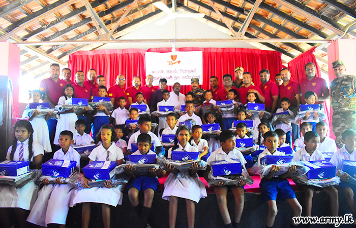 24 Infantry Division Joins Hands with Old Anandians to Help Students in Aranthalawa