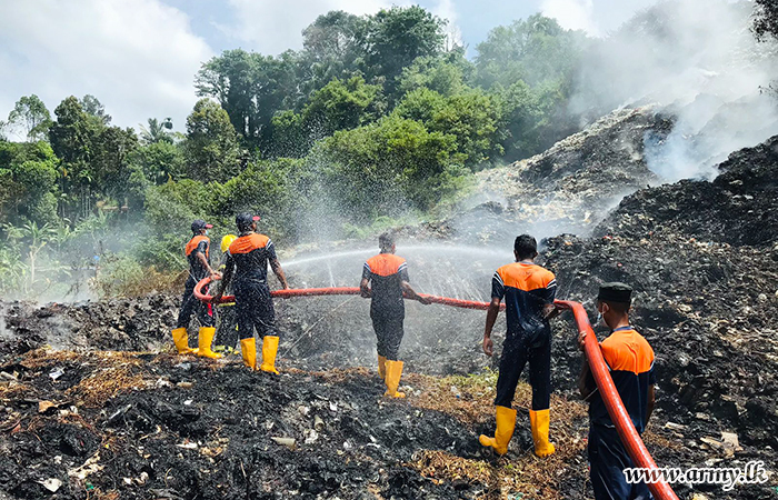 கெமுணு ஹேவா படையினரால் கனதோல குப்பைக் கிடங்கில் ஏற்பட்ட தீ  அணைப்பு