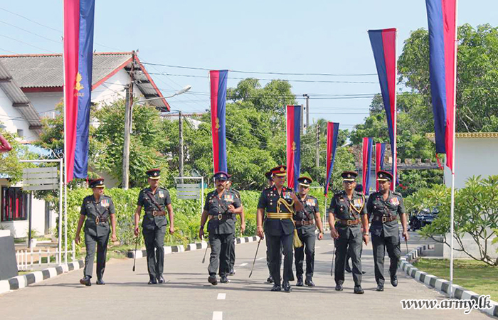 ඉංජිනේරු සේනාංකයේ සේනාංකාධිපතිතුමන් 4 (ස්වෙච්ඡා) ශ්‍රී ලංකා ඉංජිනේරු බලකායේ සංචාරයක