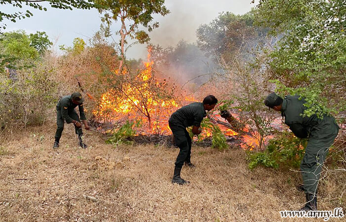 16 GR Troops Douse Major Bushfire in Thabbowa Reserve