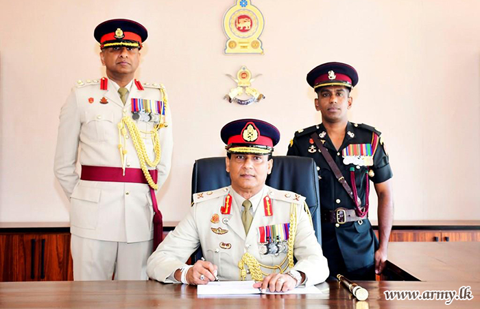 VIR's New Colonel of the Regiment Assumes Responsibilities