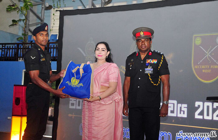 ASVU President Gives Away More Relief Packs for Army Members