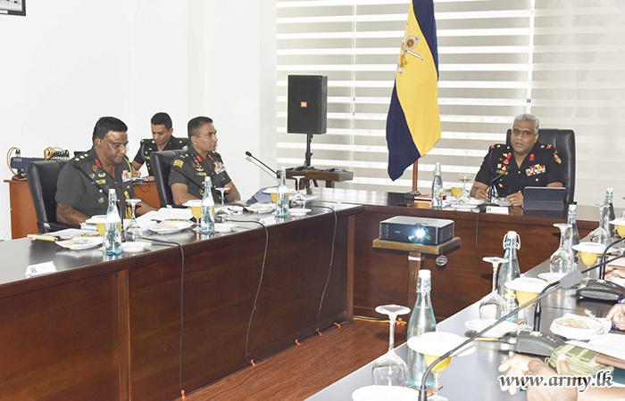 යුද්ධ හමුදා  මාණ්ඩලික ප්‍රධානිගේ සහභාගීත්වයෙන් ශ්‍රී ලංකා යුද්ධ හමුදා විද්‍යා පීඨයෙහි කළමනාකරණ මණ්ඩල සාකච්ඡාවක් පවත්වයි