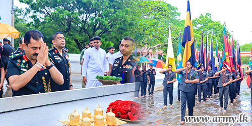 74 වන යුද්ධ හමුදා සංවත්සරයට සමගාමීව කතරගම කිරිවෙහෙර පුදබිමේදී යුද්ධ හමුදා ධජයන්ට සෙත් පතයි