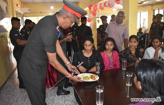 යුද්ධ හමුදාවෙන් පුදුකුඩිඉරිප්පු ප්‍රදේශයේ අන්ධ බිහිරි ළමා නිවාසයේ දරුවන් සඳහා විශේෂ වැඩසටහනක්