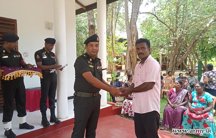 68 Infantry Division Troops Get Spectacles for Visually-Impaired Puthukudiyiruppu Civilians