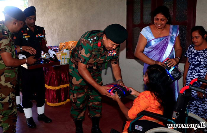 222 Infantry Brigade Troops Help 32 Families in Seruwila