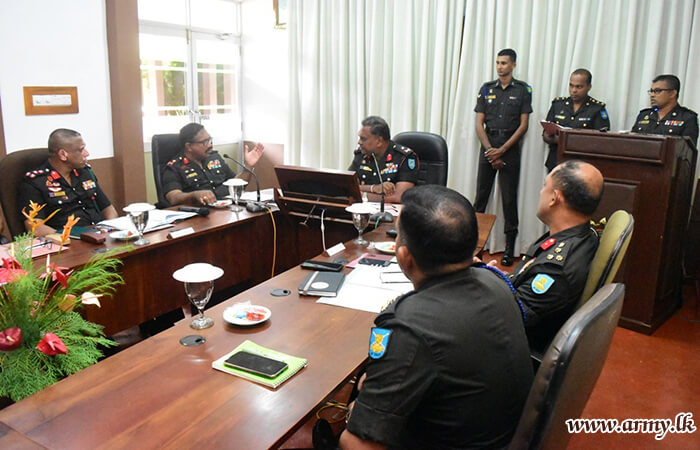 ආඥාපති ඉදිරි නඩත්තු පෙදෙස - නැගෙනහිර 24 පාබල සේනාංක මූලස්ථානයේ සංචාරයක