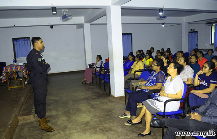 Army Provides Lecture Assistance to Hambantota District Hospital during Workshop