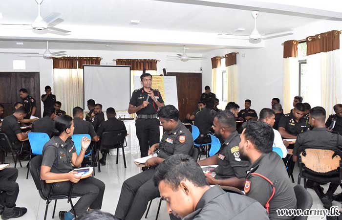 12 Infantry Division Troops Learn about Psychological Counselling