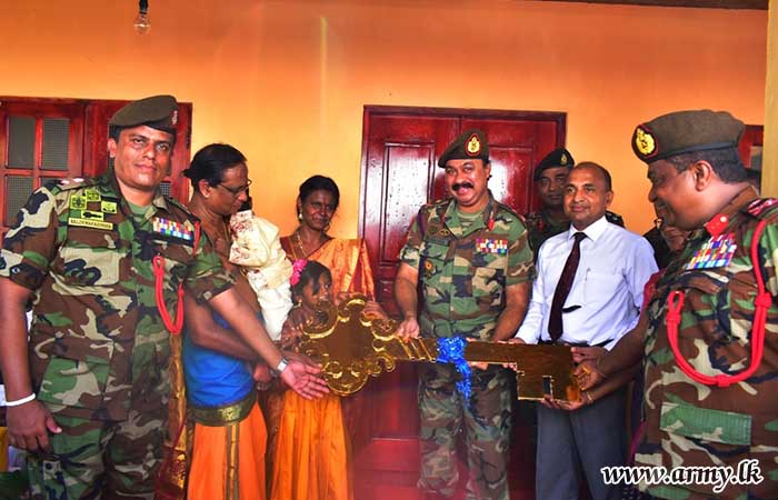 15 SLLI Troops Erect New Home for another Homeless Family with Thambalagamuwa Divisional Secretariat 
