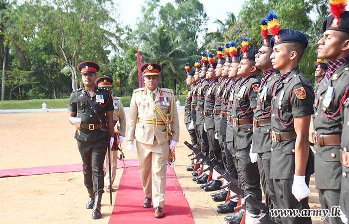 SLAOC Troops Bid Farewell to Outgoing Colonel Commandant