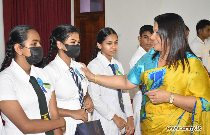 MIC-SVB Scholarship Programme Treats Children in MIC Families