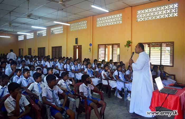 Troops Launch Awareness Programme on 'Drug Prevention' for Jaffna Students 