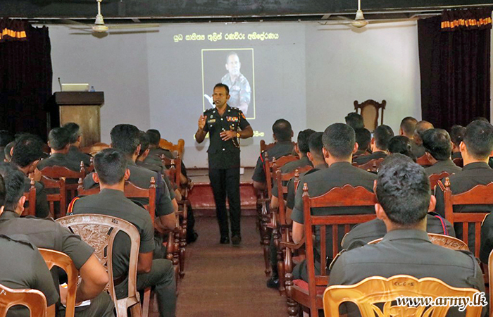 West Troops Listen to Lectures on 'Military Literature' and 'The Proud Soldier'