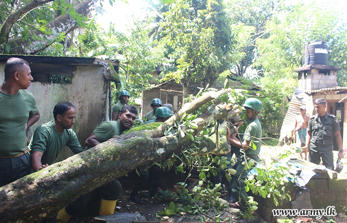 141 Infantry Brigade Troops Provide Immediate Relief to Affected Wandurawa Area