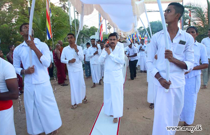 வடக்கு முன்னரங்க பராமரிப்பு பகுதி படையினரால் 'கட்டின பூஜை நிகழ்விற்கு உதவி