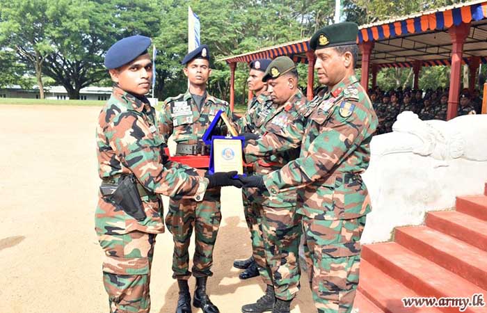 இராணுவப் பயிற்சி பாடசாலையில் கிளர்ச்சி எதிர்ப்பு மற்றும் வனபோர்யுத்திகள் பயிற்சி எண்-33,35ன் சான்றிதழ் வழங்கல்