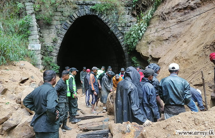 SFHQ Central Troops Clear Blocked Rail Track at Ohiya