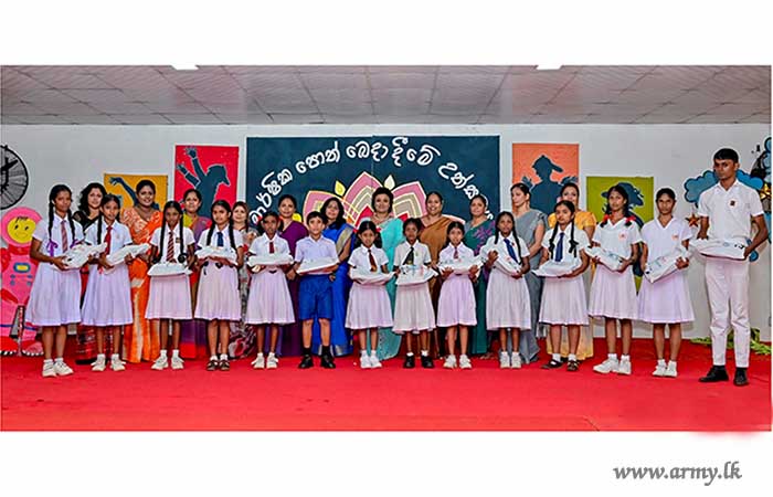 ශ්‍රී ලංකා යුද්ධ හමුදා පොලිස් හේවා බලකා සේවා වනිතා ශාඛාවේ මූලිකත්වයෙන් පොත් පරිත්‍යාගයක්