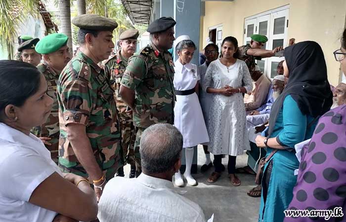 20 GR Troops Enable Pulmoddai Civilians to Receive Spectacles & Medical Check-ups for Eyes  