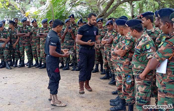 541 Infantry Brigade Troops Learn about 'Snake Handling' 