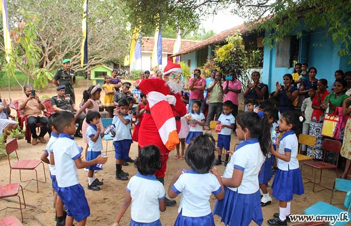 16 வது கஜபா படையினரால் பாலர் பாடசாலை மாணவர்களுக்கு கற்றல்  உபகரணம்