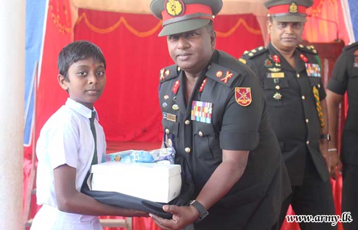 116 Students in Kalutara thru Army Receive School Accessory Packs