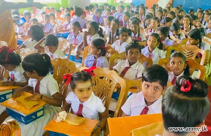 68 காலாட் படைபிரிவு தேவிபுரம் மாணவர்களுக்கு பாடசாலை காலணிகள் மற்றும் புத்தகங்கள் விநியோகம் 