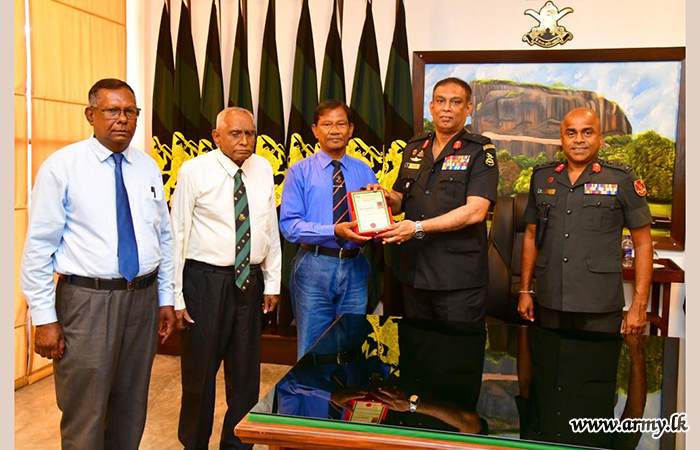 SLSR Ex-Servicemen Appreciate Colonel of the Regiment's Guidance