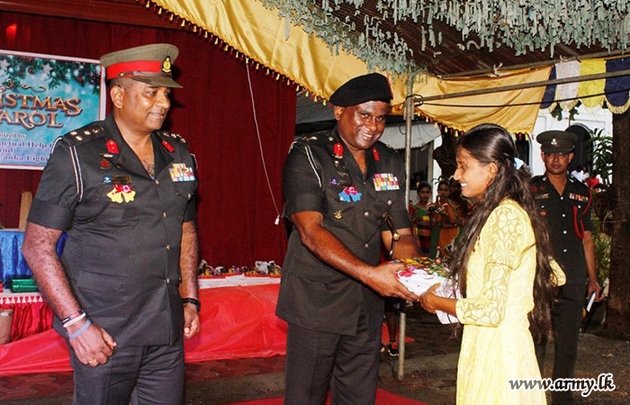 15 ශ්‍රිලංකා පාබල හමුදාව විසින් නත්තල් කැරොල් ගී ප්‍රසංගයක්