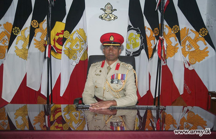 සන්නද්ධ බළකා පුහුණු  මධ්‍යස්ථානයේ නව සේනාවිධායක සිය රාජකාරි අරඹයි.