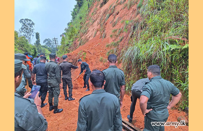 புகையிரத போக்குவரத்தை மீட்டெடுக்க மத்திய படையினரால் உதவி